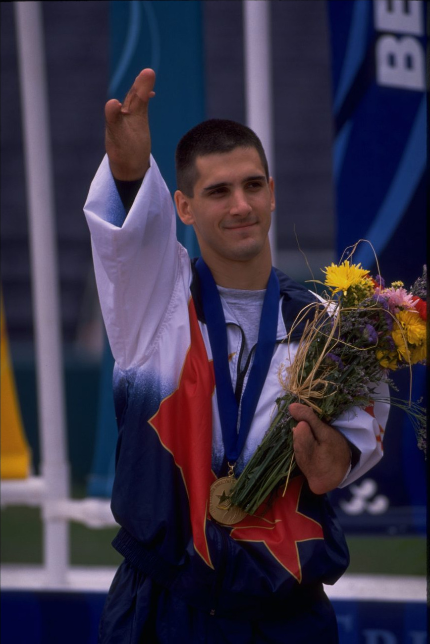 Tony Volpentest on the podium with his gold medal