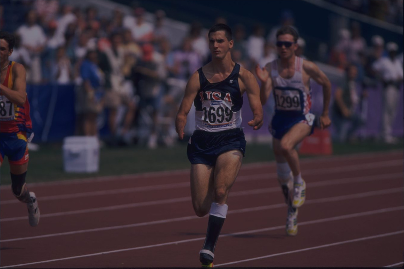 Tony Volpentest sprinting on carbon-fiber prosthetics